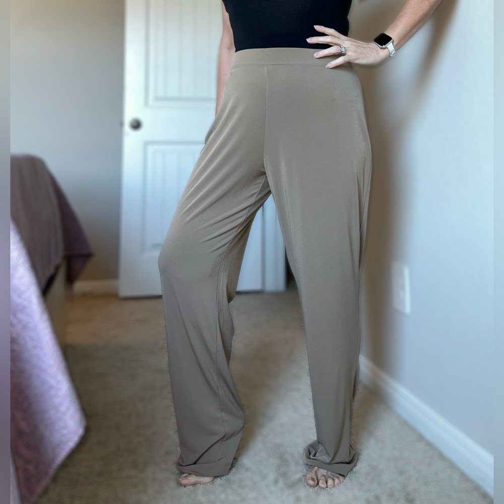 NWOT Susan Graver Liquid Knit Women's Tan Pants - Medium - Picture 2 of 14